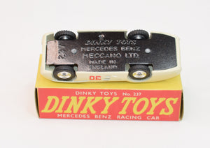 Dinky toys 237 Mercedes Benz Virtually Mint/Boxed (Gloss cream) DT