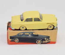 Tekno 810 Volvo Amazon Very Near Mint/Boxed