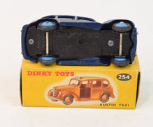 Dinky Toys 254 Austin Taxi Very Near Mint/Boxed