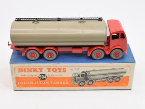 Dinky Toys 504 2nd type Virtually Mint/Boxed (Rare box)