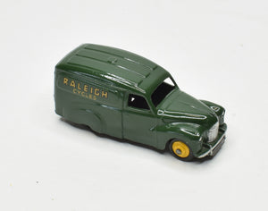 Dinky Toys 472 Austin Van "Raleigh Cycles" Virtually Mint/Unboxed 'Stenlund' Collection